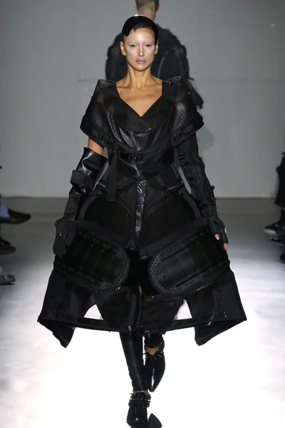 Look 30